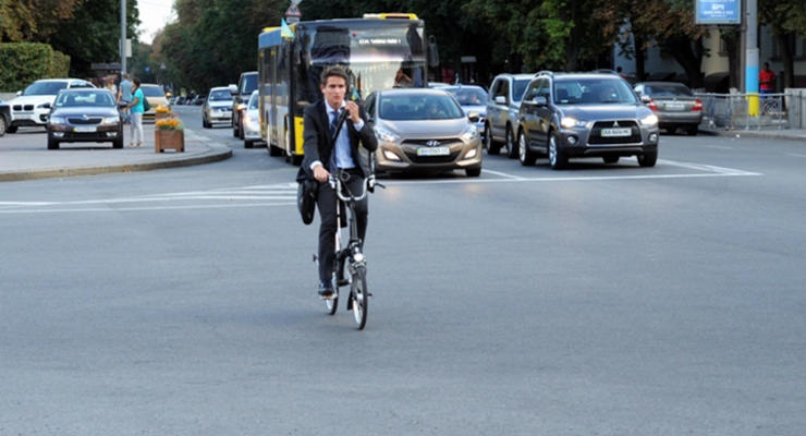 Велосипедисты выступают против повышения скорости на дорогах Киева