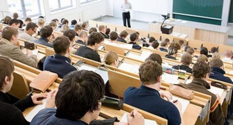 Закрытие вузов в Украине: студентов обещают доучить в других заведениях