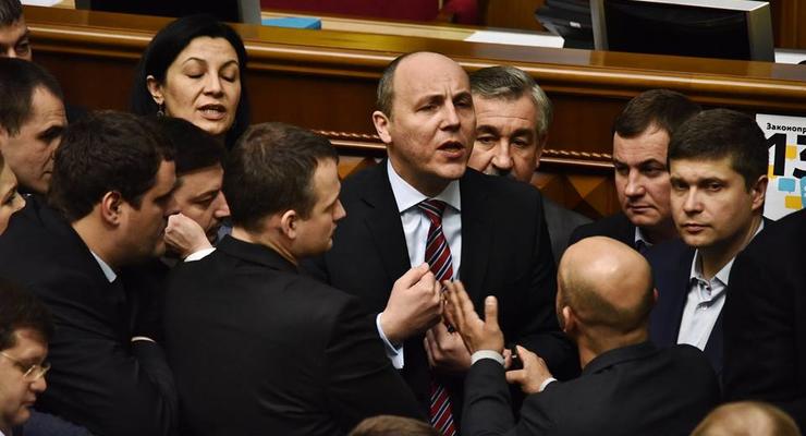 Два депутата вышли из фракции Блока Петра Порошенко - Парубий