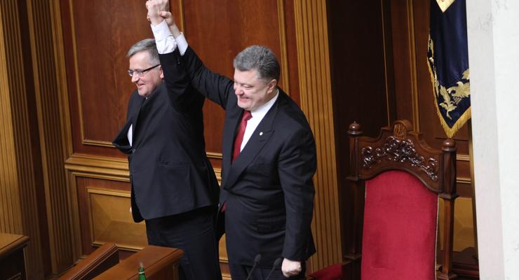 Коморовский в Раде: Польша подает руку Украине и просит забыть обиды