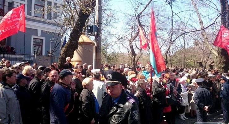 В Одессе чуть не подрались сторонники Майдана и Антимайдана