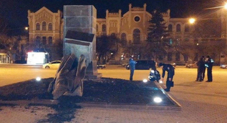 Снос памятников Орджоникидзе, Рудневу и Свердлову в Харькове расценили как хулиганство