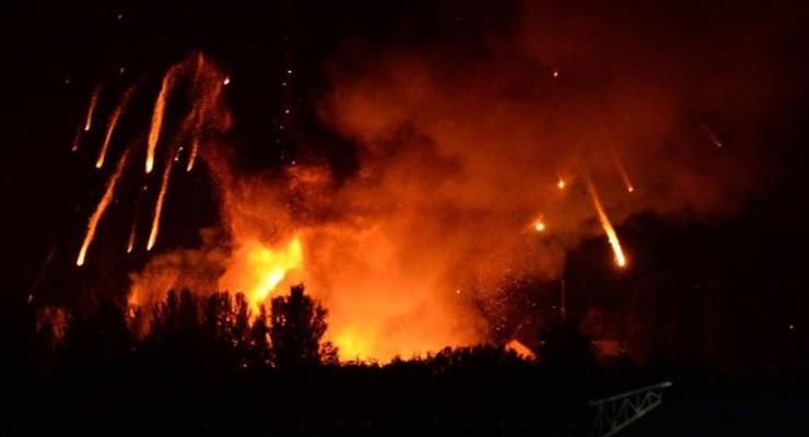 СМИ боевиков сообщают о сильном пожаре ночью в Куйбышевском районе Донецка