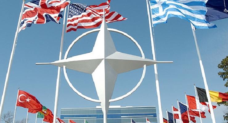В НАТО знают о продолжении поставок РФ вооружений в Донбасс - СМИ