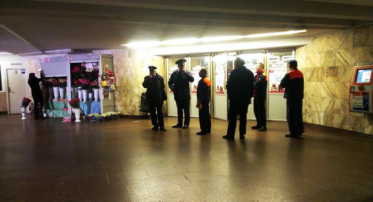 В Киеве сообщили о "минировании" станции метро Театральная