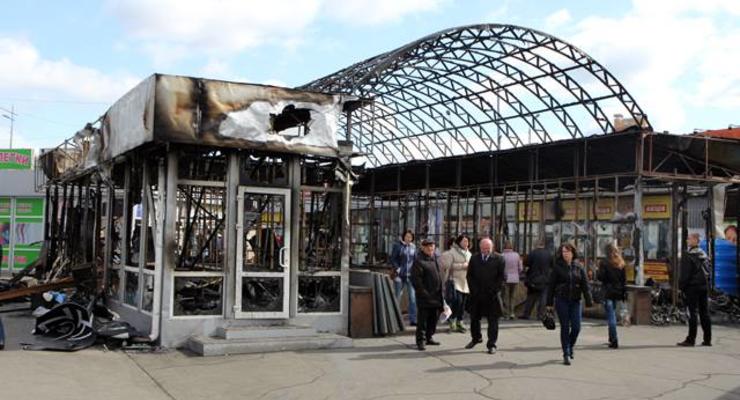 В Киеве из-за пожара закрыли вход на станцию метро Позняки
