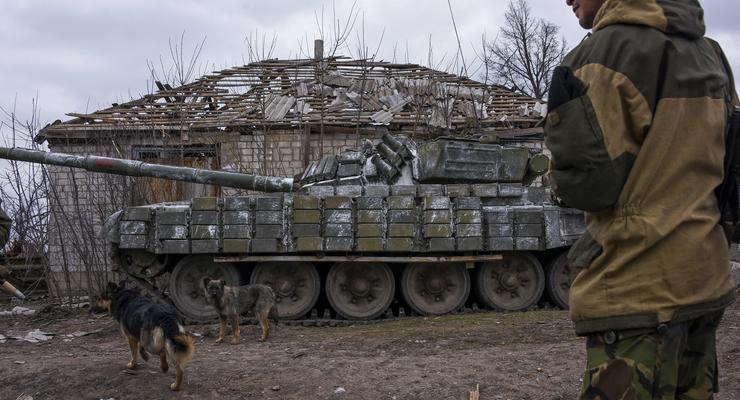 В районе Песков террористы применили танки - Лысенко
