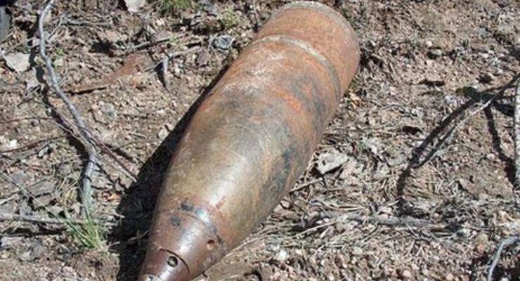 Госслужба по ЧС: В Киевской области возле железнодорожных путей нашли артиллерийский снаряд