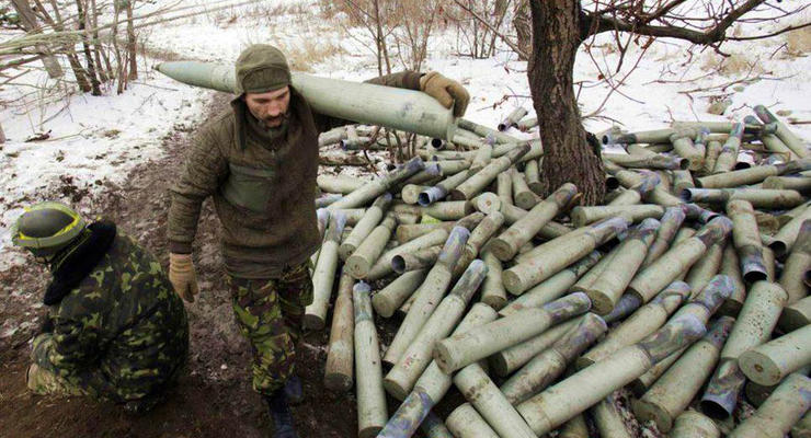 Под Донецком погибли пять украинских военных в результате обстрела - волонтер