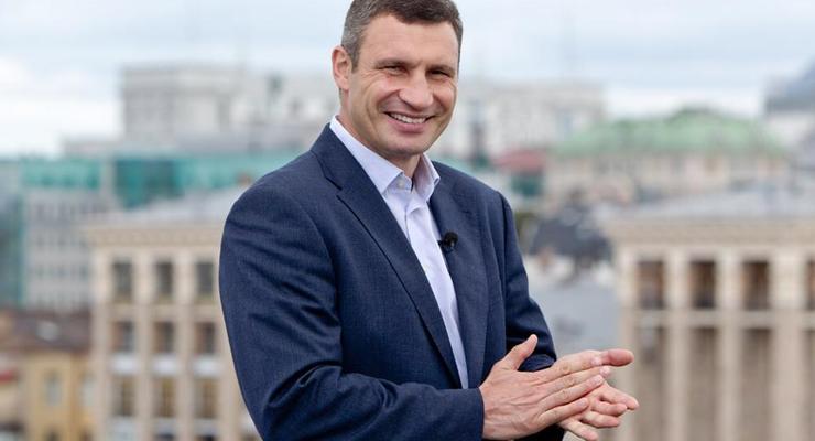 Виталий Кличко продал на аукционе боксерские перчатки за $26 тыс.