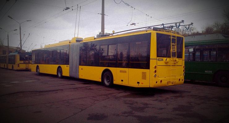 В Киеве троллейбус сбил пешехода