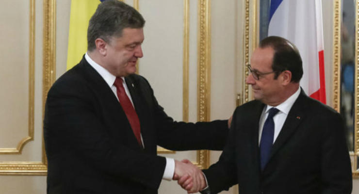 Порошенко в Париже обсудит с Олландом ситуацию на Донбассе