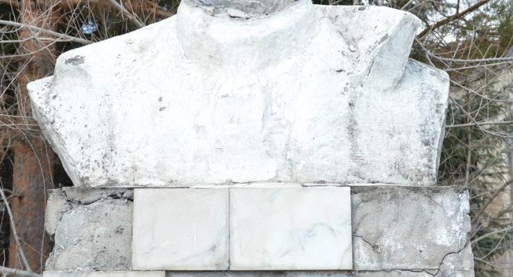 В России обезглавили памятник Ленину
