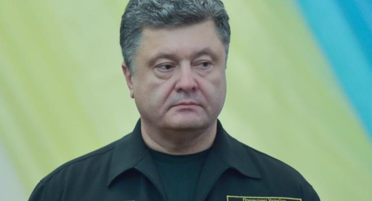 Порошенко: В случае наступления боевиков Украина введет военное положение