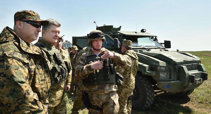 Порошенко: Украина выполняет Минские договоренности, но готова защищать свою территорию