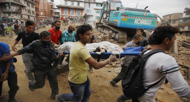 Число погибших в результате землетрясения в Непале уже оценивают в 876 человек
