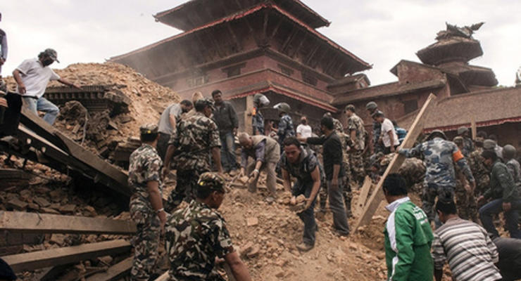СМИ: Франция и Германия направят в Непал спасательные отряды