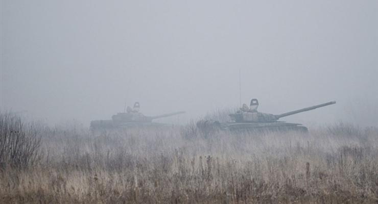 В Троицком напротив сил АТО выстроился танковый взвод террористов - Луганская ОГА