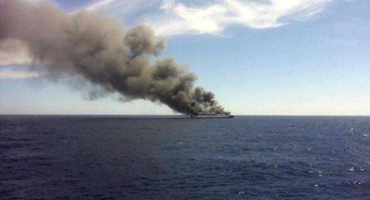 В Средиземном море загорелся паром с 170 пассажирами на борту