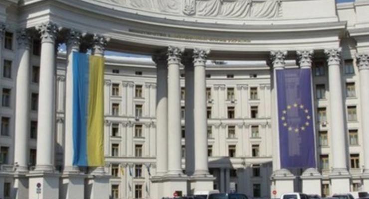 МИД Украины: Не удается установить связь с 40 украинцами в Непале