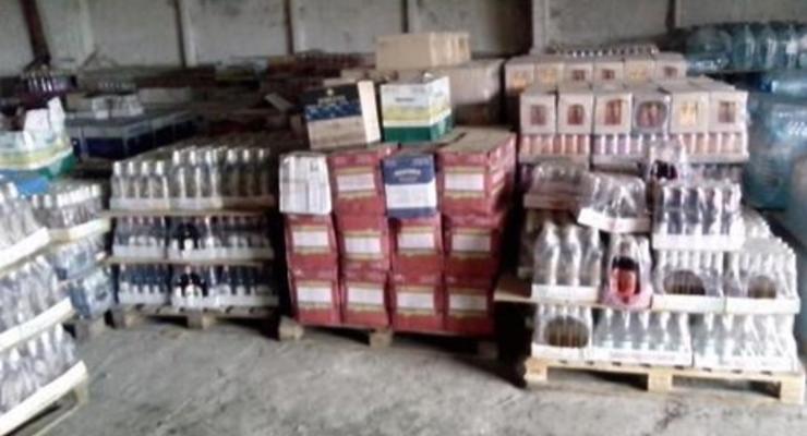 В Луганской области пограничники обнаружили 27 тыс. бутылок алкогольных изделий