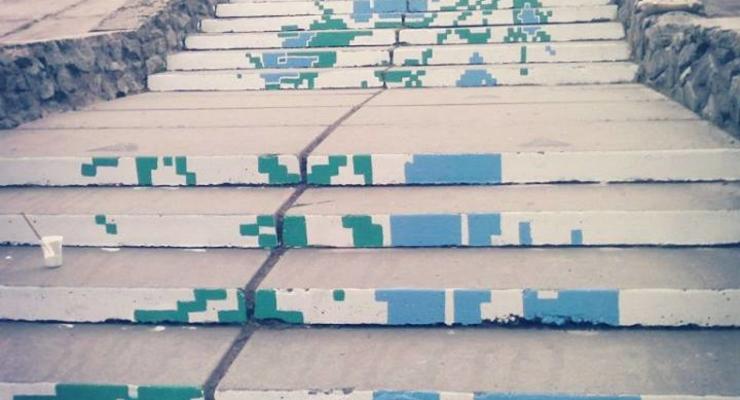 В Киеве появилась "вышитая" лестница