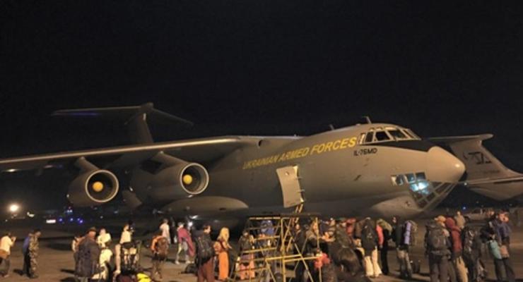 Самолет Ил-76 вылетел из Катманду в Киев с эвакуированными гражданами Украины