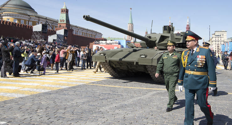 WSJ: Минобороны России сокращает закупки танков Армата