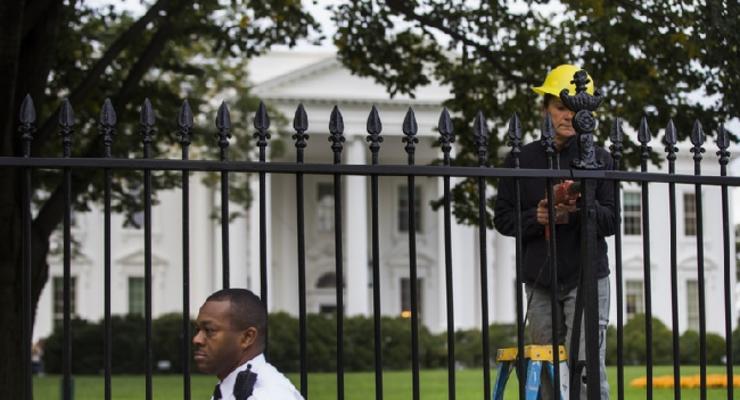 Ограду Белого дома снабдят зубцами в целях безопасности - СМИ