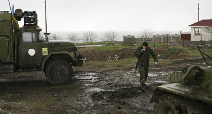 МВД: Боевики обстреляли блокпост украинских военных в Луганской области, ранен военный
