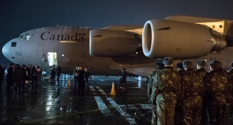 Канада анонсировала новые поставки Украине нелетального военного оборудования