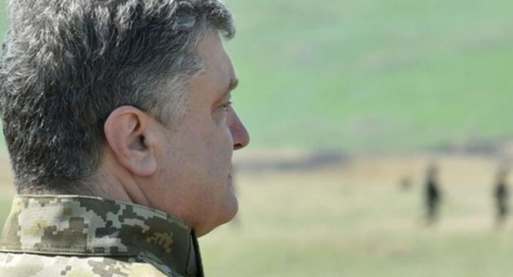 Порошенко сегодня посетит военный учебный центр "Десна" в Черниговской области