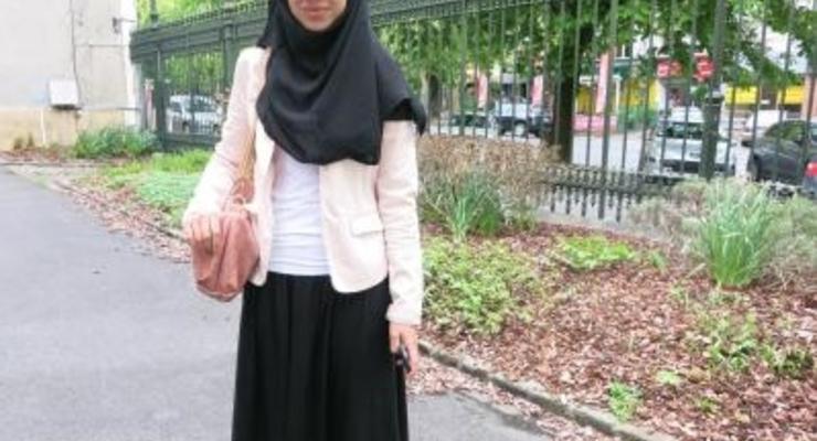СМИ: Мусульманской студентке во Франции запретили носить длинную юбку