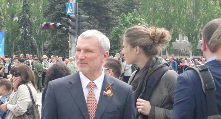 Депутат Госдумы засветился в Донецке на параде боевиков