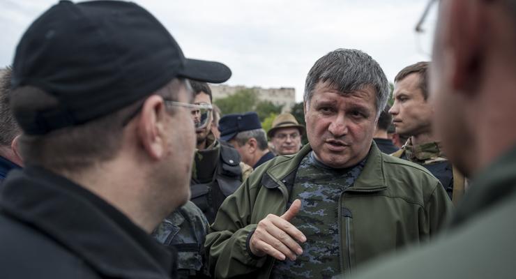 Аваков рассказал о расследовании убийств Бузины, Калашникова и милиционеров на АЗС