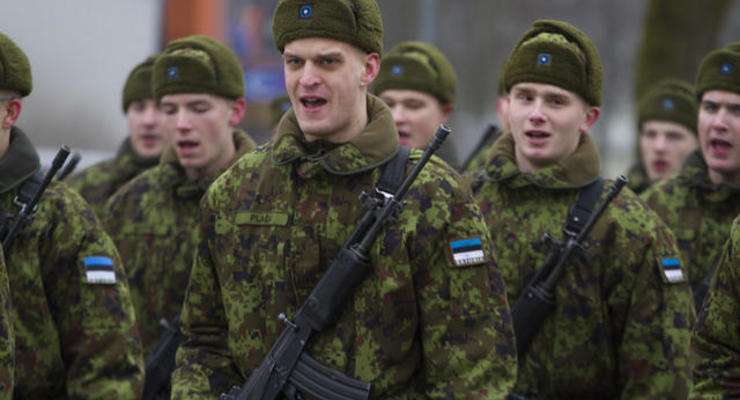 "Зеленых человечков" в Эстонии встретят огнем - военный