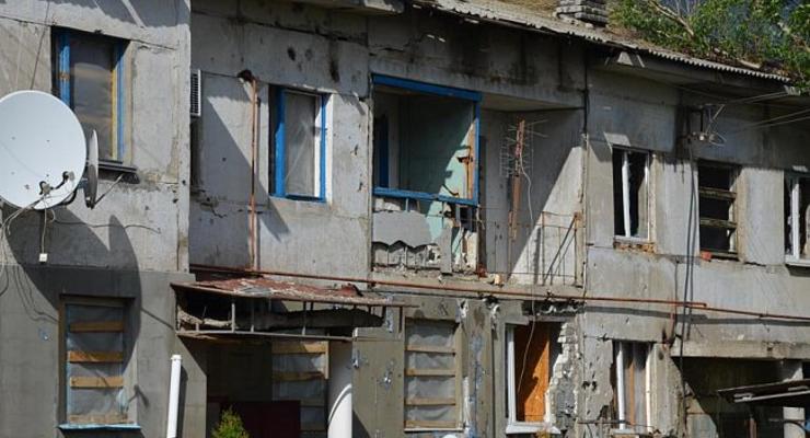 Поселок Крымское на Луганщине разрушен под огнем боевиков