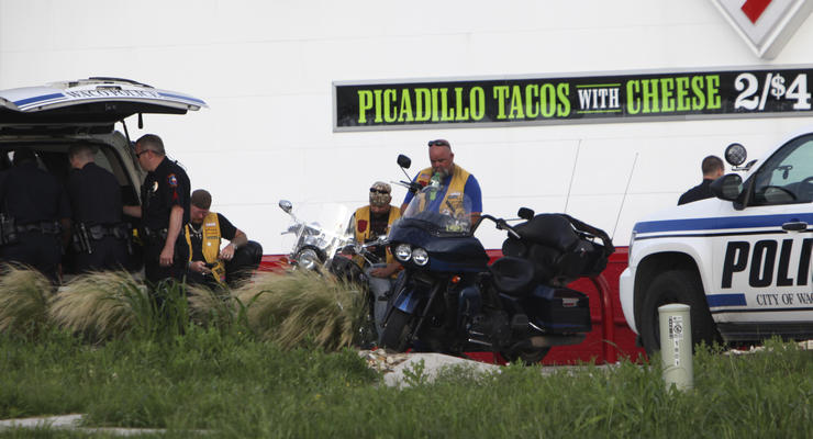 В перестрелке байкеров в Техасе погибли девять человек