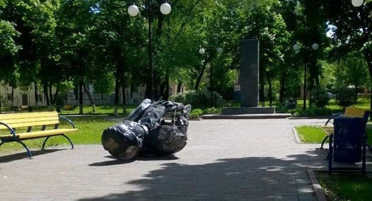 В Харькове снесли памятник Кирову