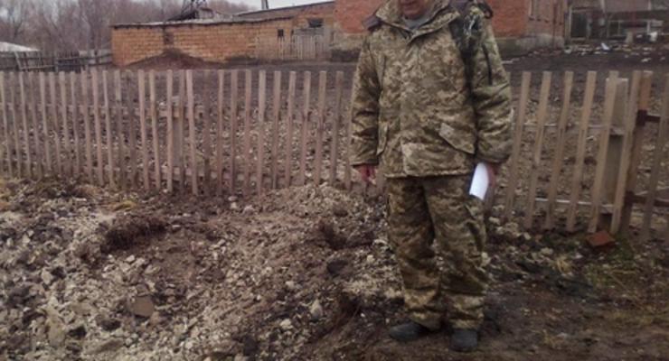 В Трехизбенке мина попала во двор частного дома - Москаль