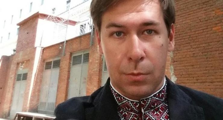 Адвокат Савченко пришел в "Матросскую тишину" в вышиванке