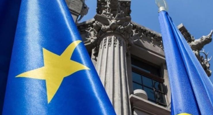 СМИ: ЕС введет безвизовый режим с Украиной и Грузией в 2016 году