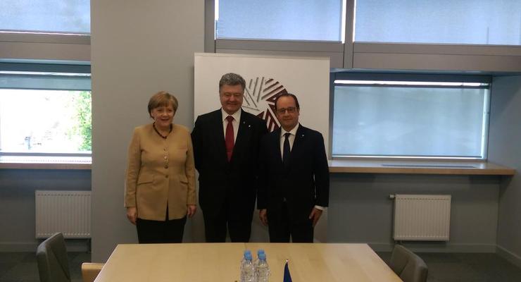 Цеголко: Порошенко проводит встречу с Меркель и Олландом