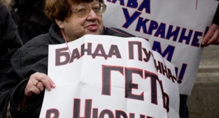 В России собирают средства на трехтомник Новодворской