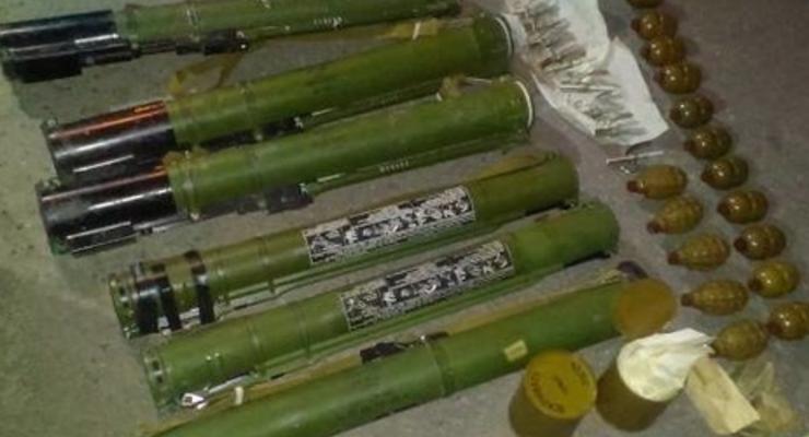 МВД: За месяц на блокпосту в Харьковской области изъято более 4,5 тыс. единиц оружия и боеприпасов