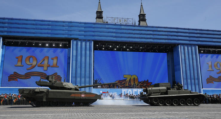В РФ объяснили остановку танка Армата нажатием "не той кнопки"