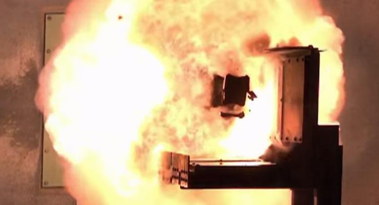 ВМС США  показали, как разрабатывают электромагнитную пушку - рельсотрон