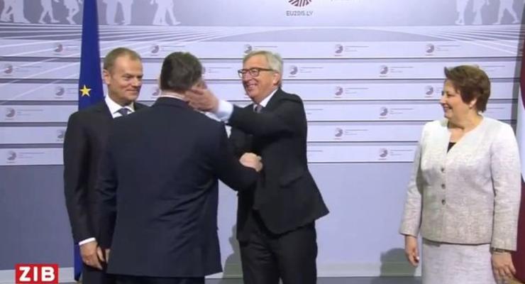 В ЕС оправдали Юнкера, сказавшего Орбану: "Привет, диктатор!"
