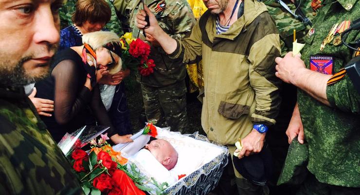 Мозгового похоронили в Алчевске, на "реквиеме" плакали дети