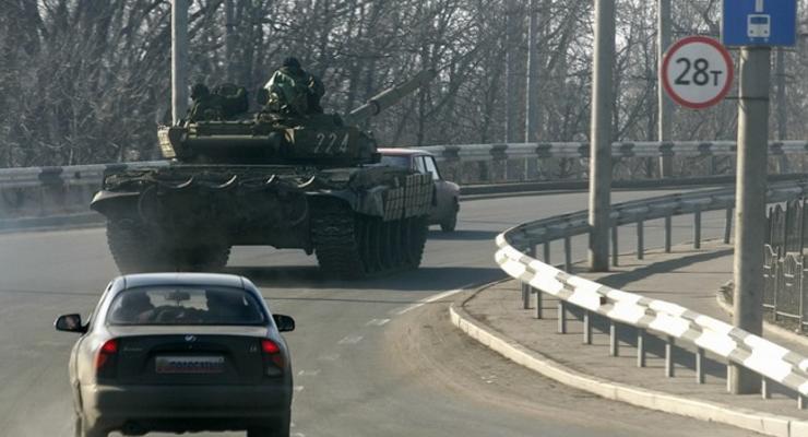 В сторону границы с Украиной из РФ прошла колонна танков - СМИ